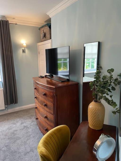 Whitehall, Thomas Turnbull Flat 3 Beautiful Apartment In Georgian House Whitby Exterior photo
